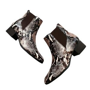 Alex‎ Marie NWT Leather Chelsea Booties